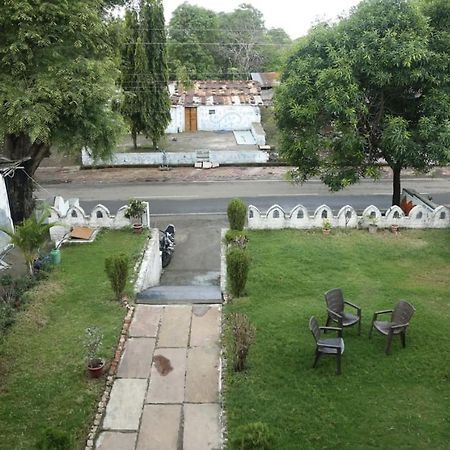 Mandu Sarai Mandu Hotel Exterior photo