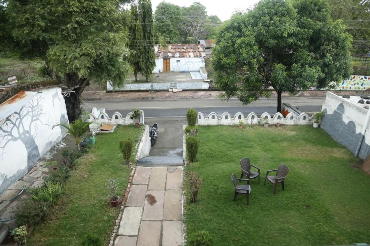 Mandu Sarai Mandu Hotel Exterior photo